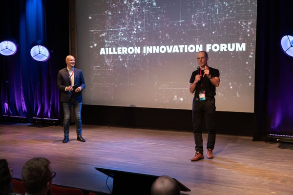 Piotr_Piątosa__COO_at_Ailleron__co-leading_a_keynote_speech_during_Ailleron_Innovation_Forum_2024_fintech_conference