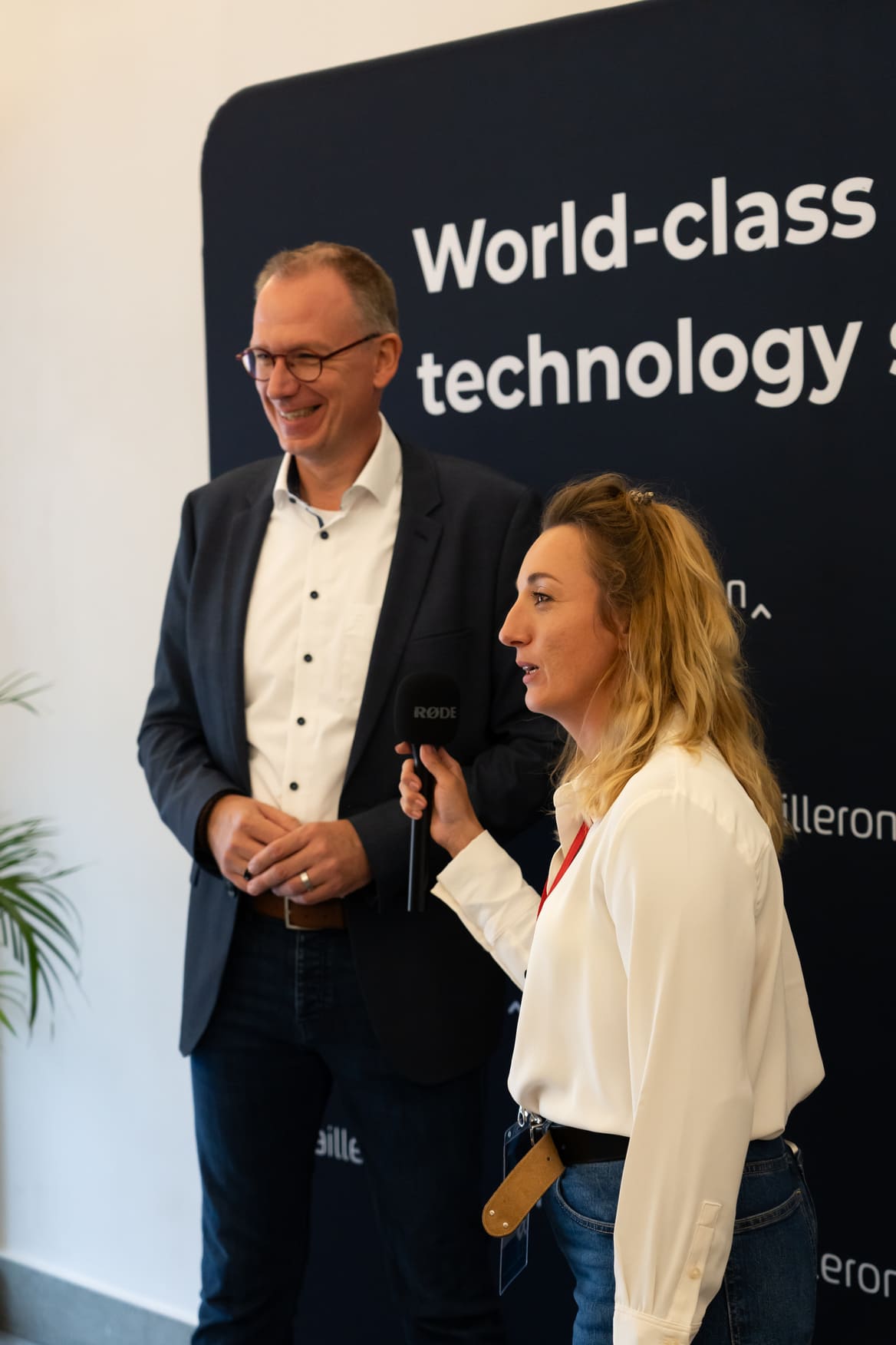 Aleksandra_Dramska-Manterys_interviewing_Andreas_Becks__Strategic_Advisor_at_Ab_Initio_Software__during_Ailleron_Innovation_Forum_2024