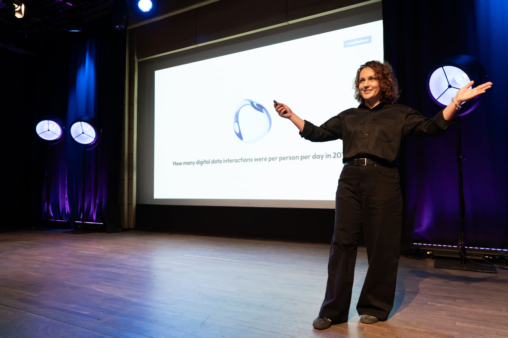 Patrycja_Leszek-Królikowska__UXLab_Director_at_Ailleron__leading_a_keynote_speech_during_Ailleron_Innovation_Forum_2024_fintech_conference
